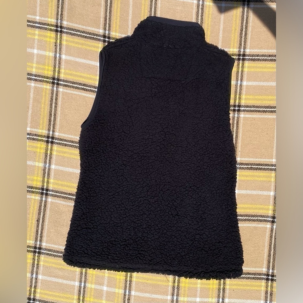 NWT LA Lakers X Antigua Lightweight Black Sherpa Zip Front Vest with Pockets - Picture 2 of 7